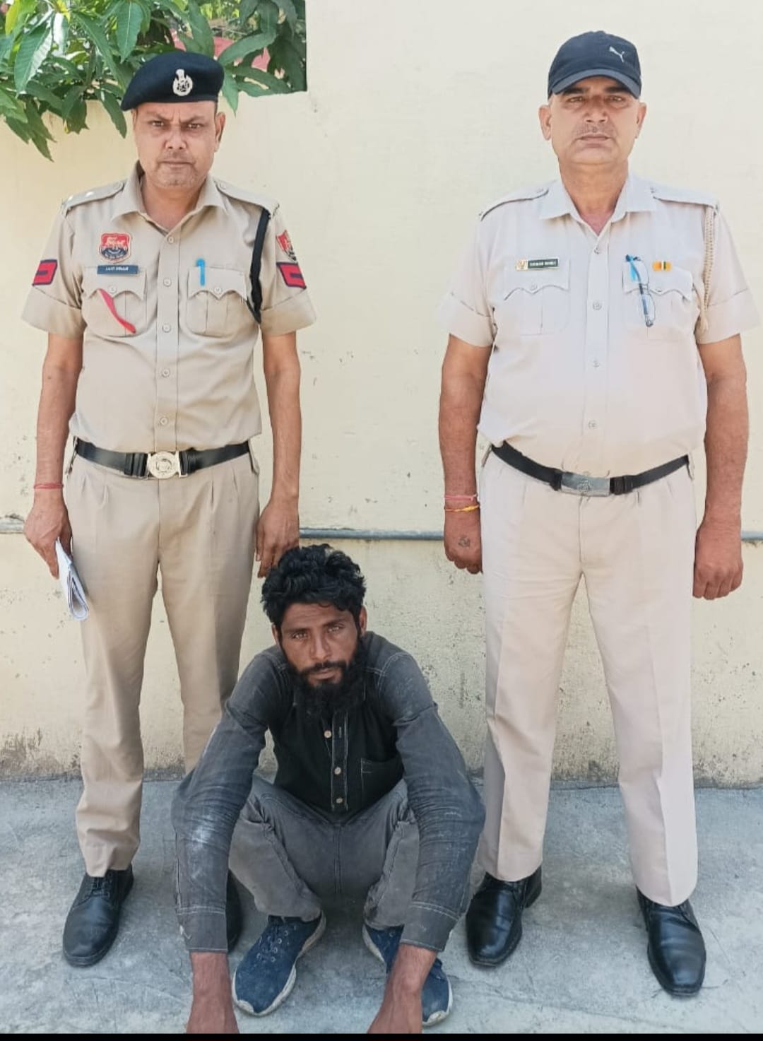 बूड़िया पुलिस ने फैक्ट्री से लोहे का सामान चोरी करने के आरोप में एक आरोपी को किया गिरफ्तार