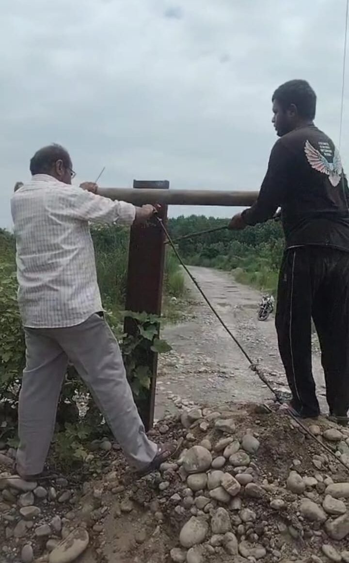 ताजेवाला से भूड़कलां अवैध खनिज परिवहन का रास्ता, ताजेवाला पंचायत ने करवाया बंद