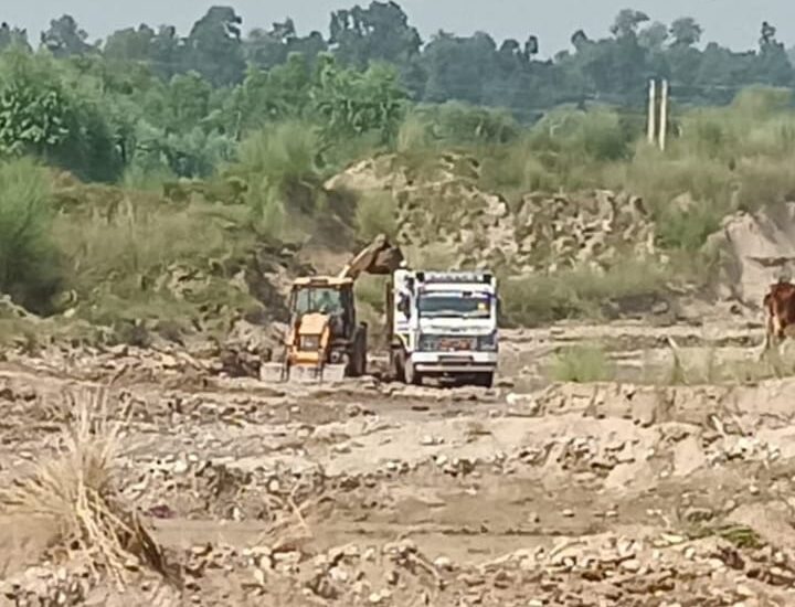 नगली क्षेत्र में अवैध खनन का काला कारोबार, छीन रहा हरियाली को, रायल्टी, जीएसटी, मैटरियल चोरी का खुलेआम चल रहा है खेल