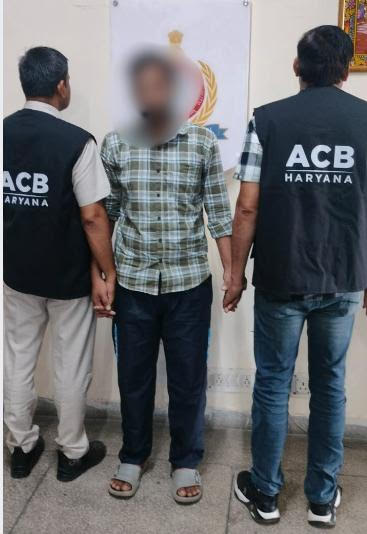 हाऊसिंग बोर्ड क्लर्क को 10 हजार रिश्वत लेते एसीबी ने किया गिरफ्तार