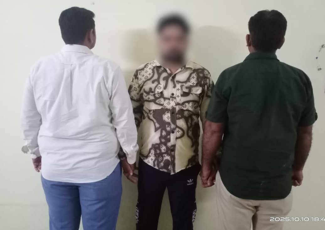 जनस्वास्थ्य विभाग के क्लर्क को चार हजार रिश्वत लेते एसीबी ने दबोचा, ठेकेदार की शिकायत पर हुई कार्रवाई