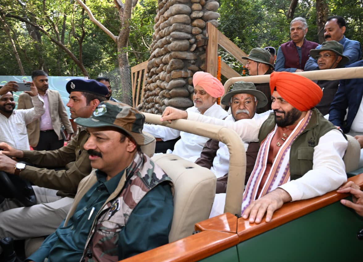 मुख्यमंत्री पहुंचे कलेसर, वन व वन्य जीव एवं जैव विविधता संंरक्षण ब्लाक का किया उदघाटन