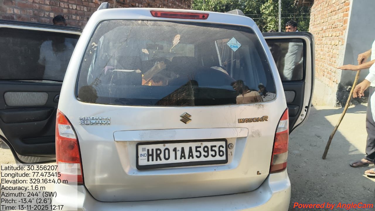 सेंचुरी एरिया वन माफिया के निशाने पर, खैर की लकड़ी से भरी वैगन-आर काबू, ड्राइवर फरार