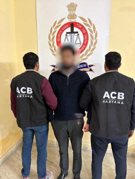 रेवाड़ी का बीडीपीओ 35 हजार रूपए की रिश्वत लेते गिरफ्तार