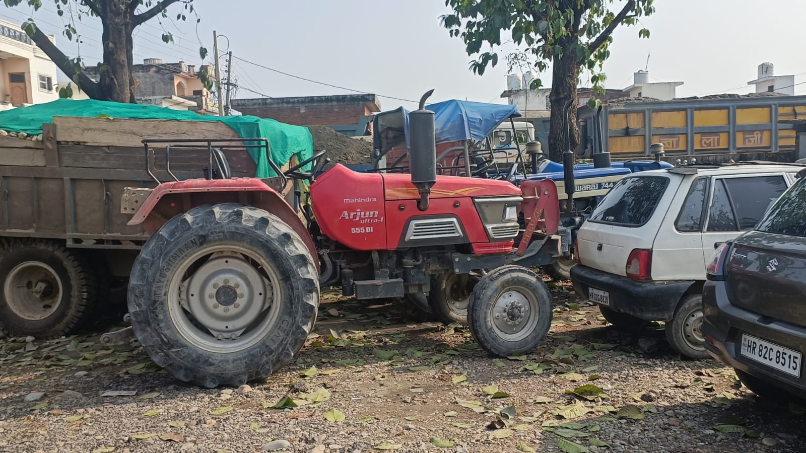 एनफोर्समेंट टीम की गाड़ी को अवैध खनिज से भरी ट्रैक्टर-ट्राली ने मारी टक्कर, भीलपुरा- 76 का मामला