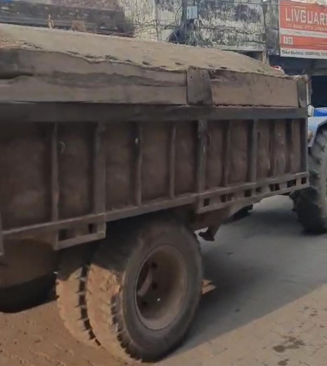 अवैध खनिज परिवहन पर सख्ती के दावे : छछरौली-शाहपुर रोड पर फेल, निहंग मुखी सेवक ने कहा मंत्री अनिल विज से करेंगे शिकायत