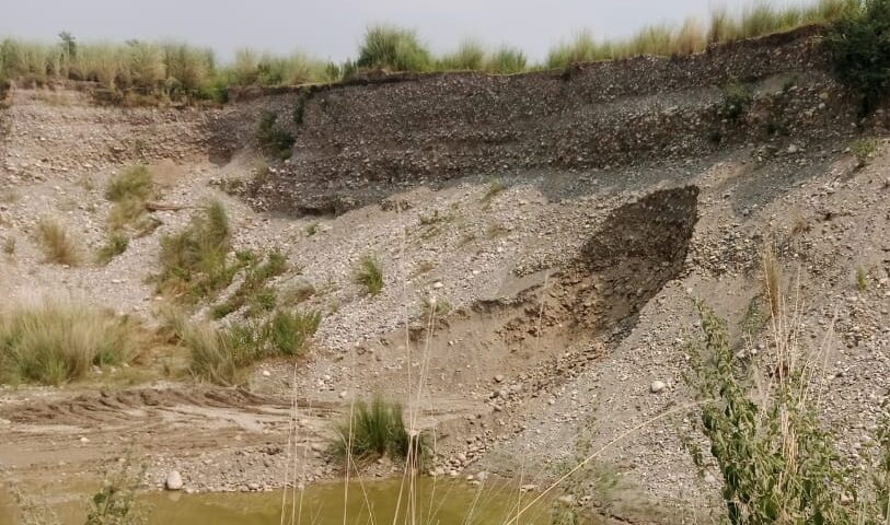 पंचायती जमीन पर अवैध खनन को लेकर बीडीपीओ सख्त, दो सरपंचों को भेजा नोटिस