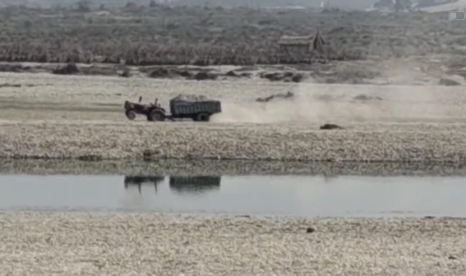 बेलगढ़ में खनन माफिया का ‘समानांतर शासन’: गार्ड्स मौन, क्रशर गुलजार और यमुना की छाती पर चल रहे अवैध रास्ते