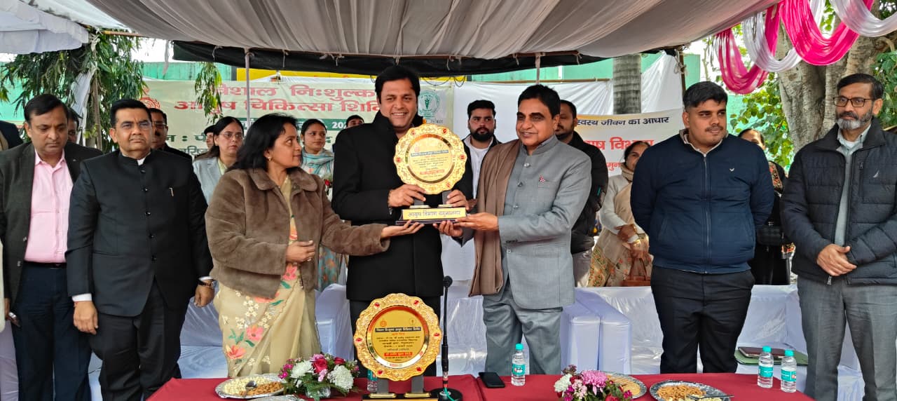 ललहाड़ीकलां में निशुल्क चिकित्सा शिविर का हुआ आयोजन, शहीद एमएल वर्मा को किया गया याद