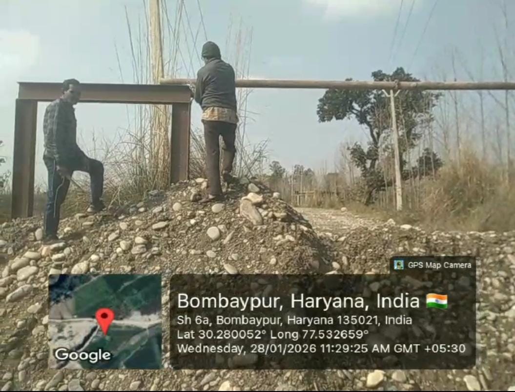 ताजेवाला एरिया में धड़ल्ले से अवैध खनन, पंचायत के बेरीकेड तोड़े — माफिया ने प्रशासन को दी खुली चुनौती