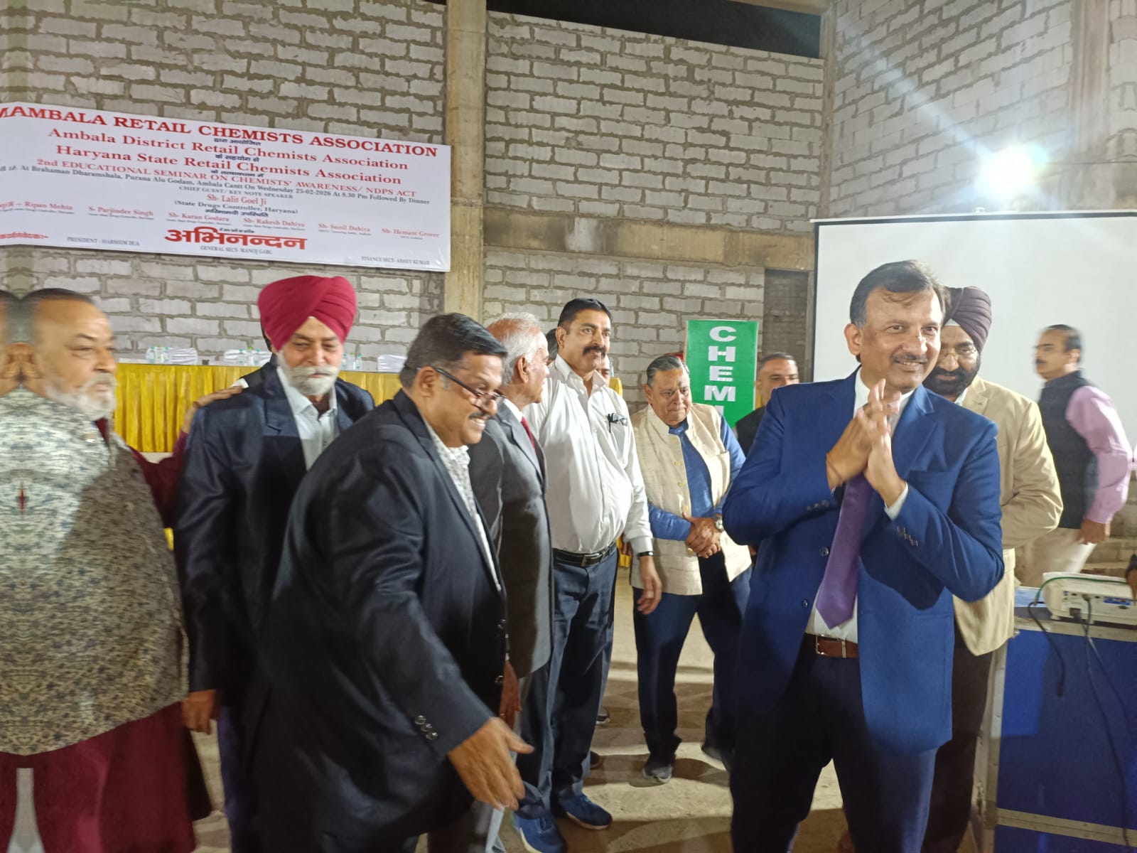 दवा विक्रेताओं की ज्ञान परीक्षा: अंबाला में राज्य औषधि नियंत्रक की मौजूदगी में सेमिनार