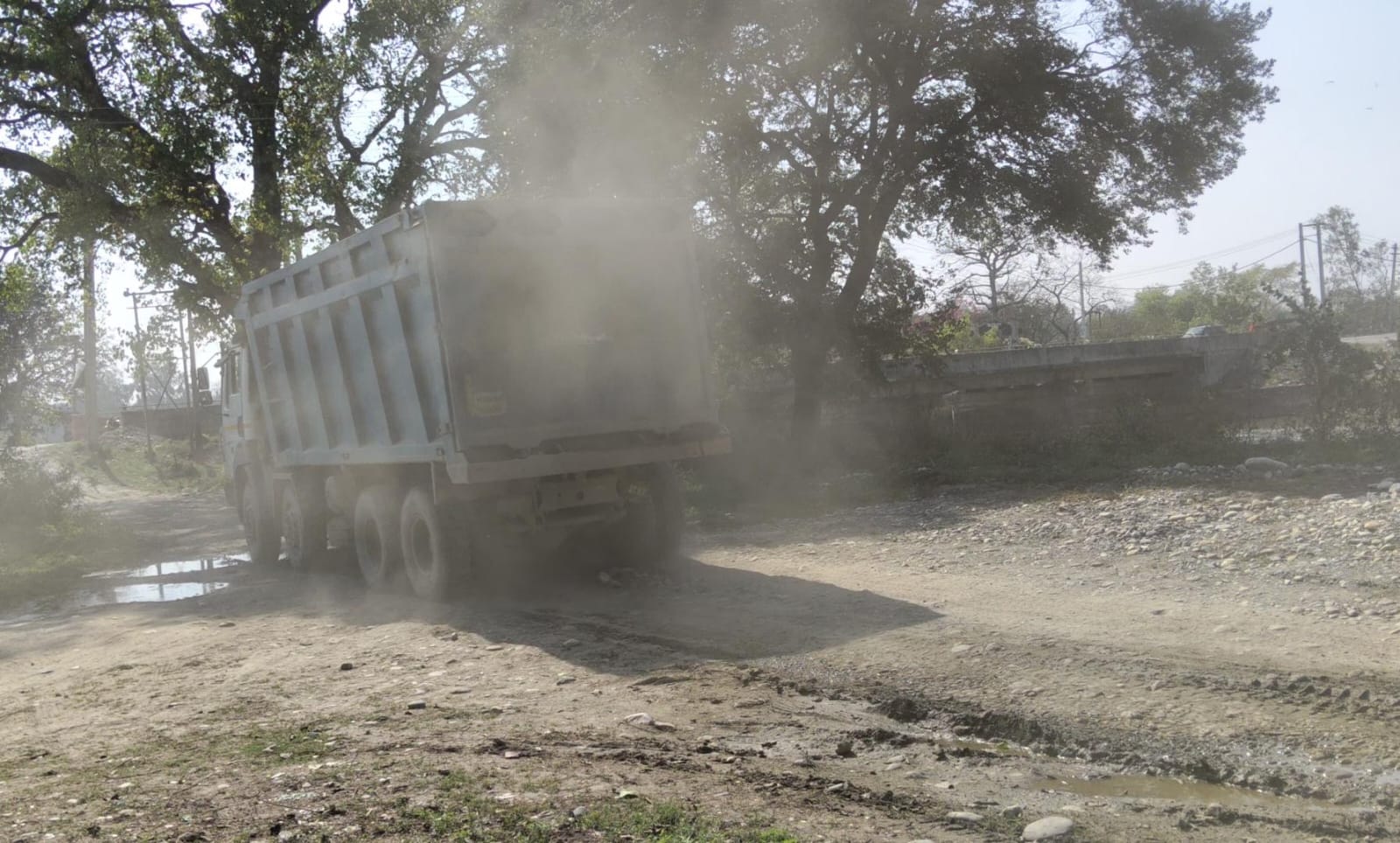 अवैध खनन का ‘सेफ पैसेज’, चेकपोस्ट से 1 किमी पहले ही अवैध खनिज व ओवरलोड के लिए 4 ‘चोर रास्ते’