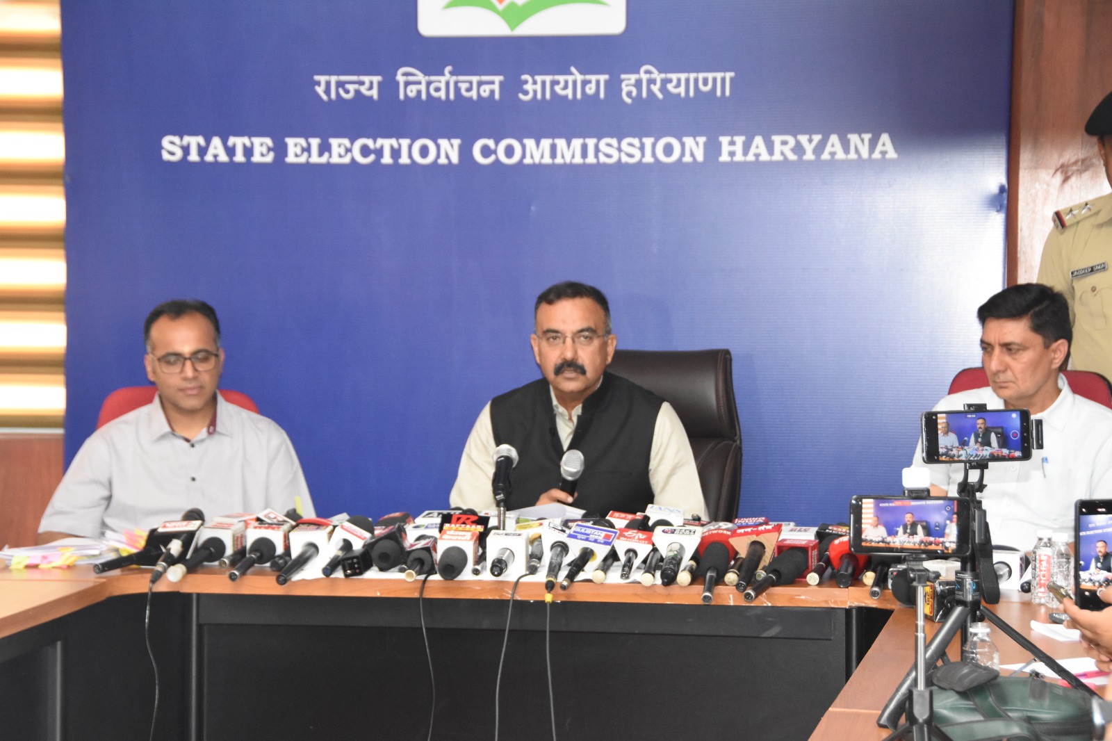 नगर निगम, परिषद और पंचायतों के लिए चुनावी कार्यक्रम घोषित: 10 मई को मतदान, 13 मई को आएंगे नतीजे