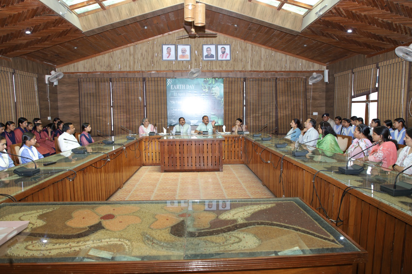 नेचर कैंप थापली में अवर पावर -अवर प्लेनेट थीम के साथ मनाया गया पृथ्वी दिवस