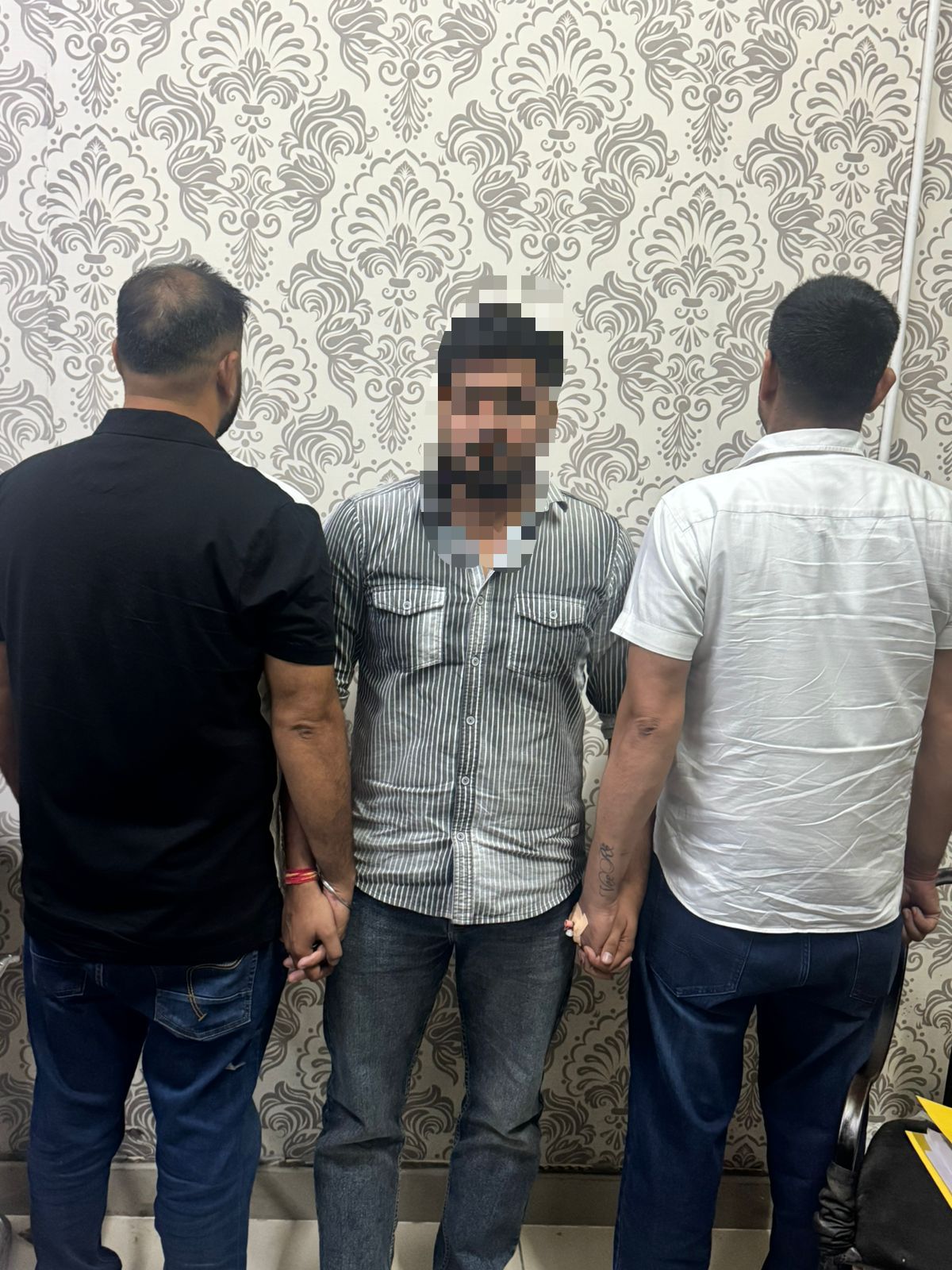 वीटा बूथ आवंटन के नाम पर 50 हजार रुपये रिश्वत लेते HSVP का क्लर्क रंगे हाथ गिरफ्तार