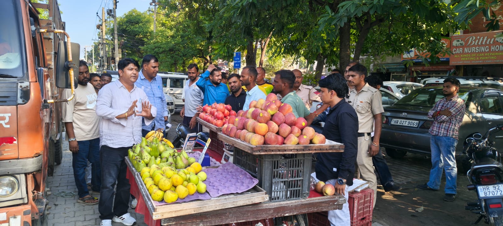 जगाधरी रोड पर फिर लगी रेहड़ियों को मनोहर वेंडिंग जोन में कराया शिफ्ट, दोबारा लगाने पर जब्त करने की चेतावनी