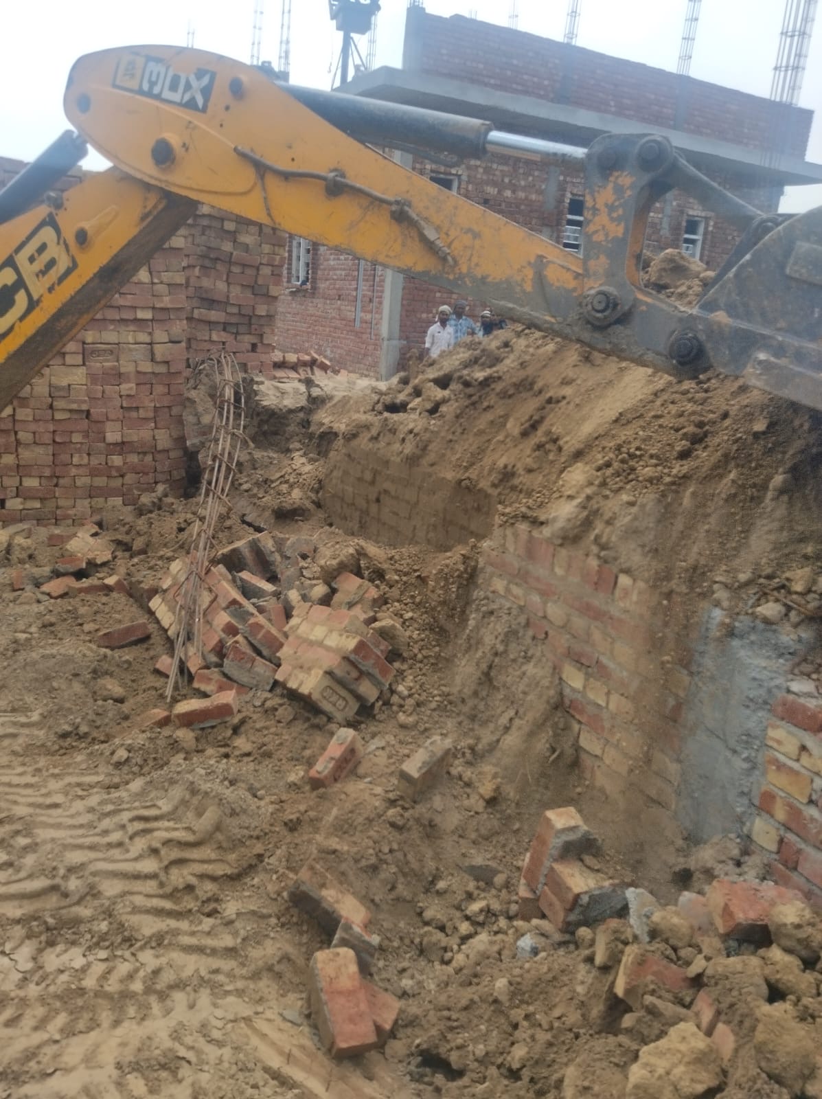 अम्बाला में अवैध कॉलोनियों पर चला प्रशासन का बुलडोजर: 12 एकड़ में बनी 4 कॉलोनियां ध्वस्त, डीटीपी की सख्त चेतावनी