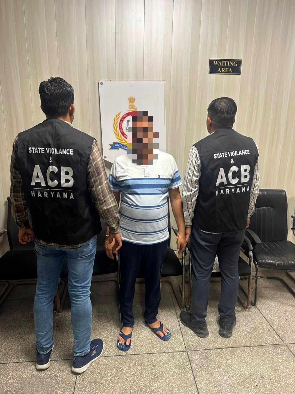 जमीन की तकसीम, इंतकाल व कब्जा दिलवाने के बदले 25 हजार रुपये रिश्वत लेते गिरदावर रंगे हाथ गिरफ्तार