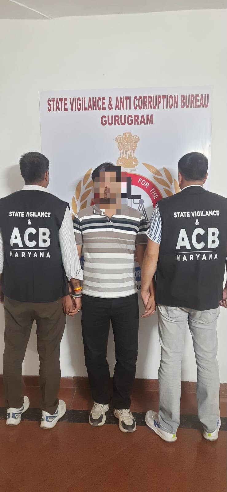 92 हजार रिश्वत की मांग, ₹12 हजार लेते नगर निगम गुरुग्राम का कंप्यूटर ऑपरेटर रंगे हाथ गिरफ्तार
